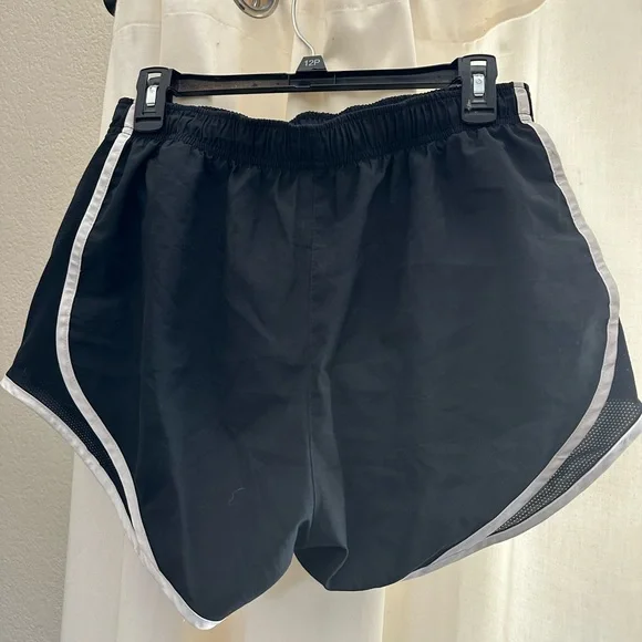 athletic shorts - Picture 2 of 3